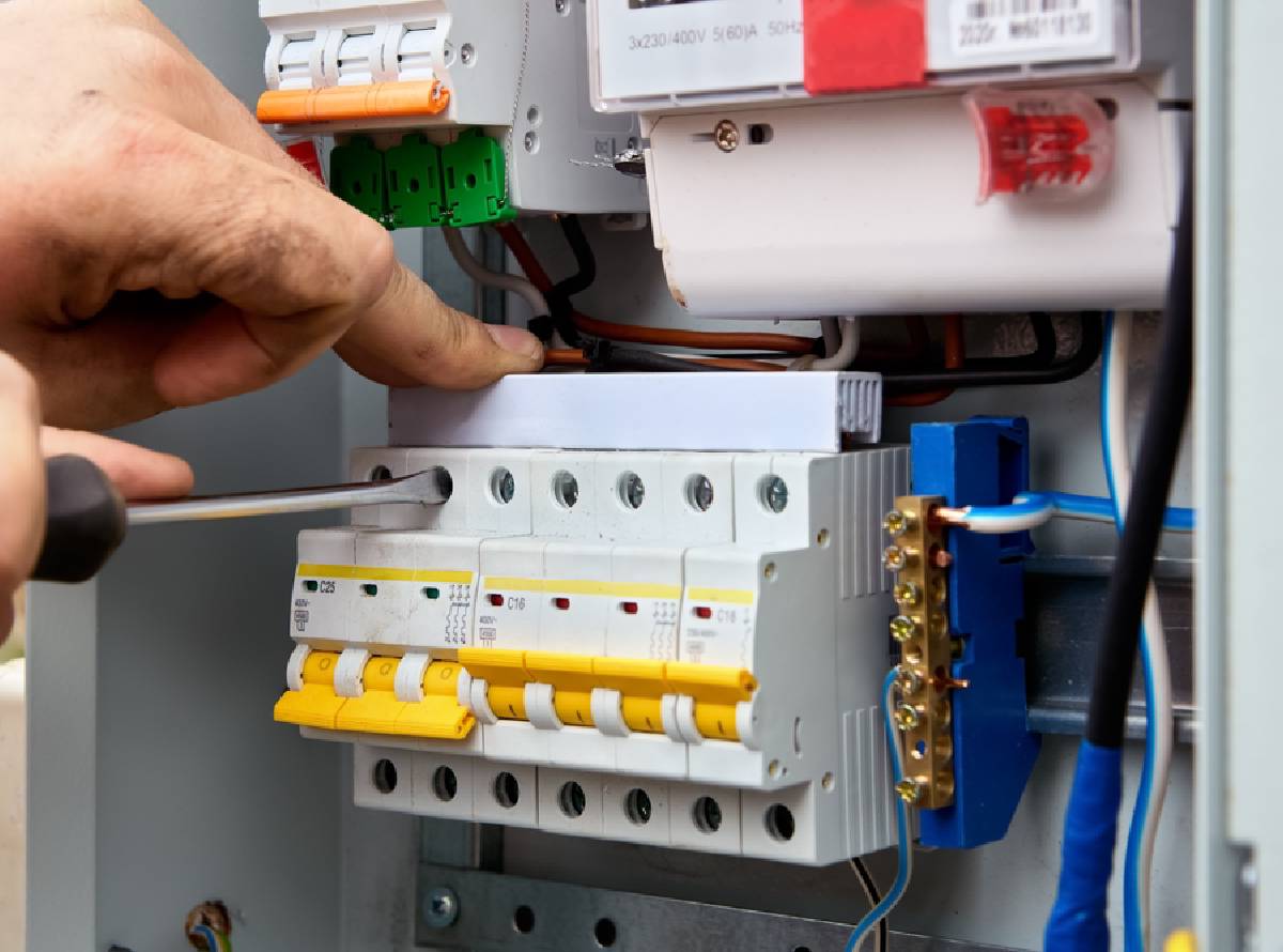 Electricians in Evesham and Worcestershire Electricians in Evesham and Worcestershire